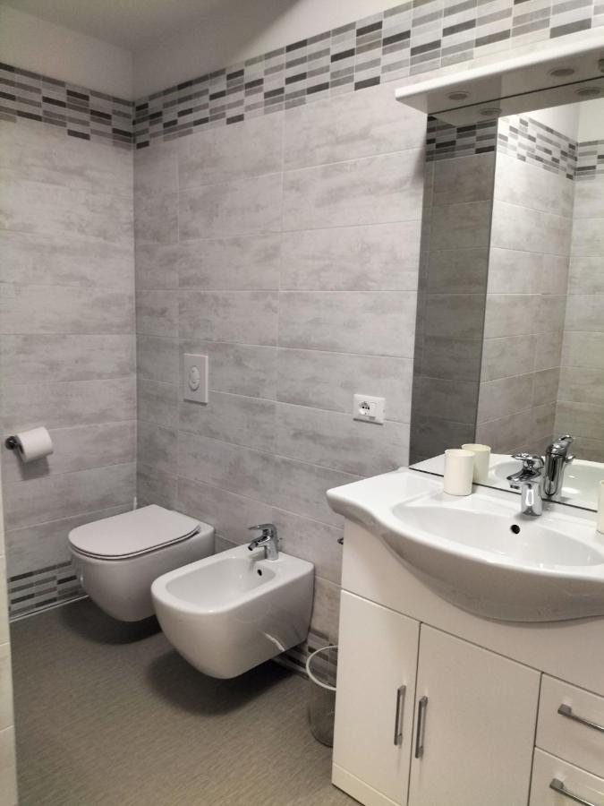 Attico Open Space - Piscina A 400 Mt Дезенцано-дель-Гарда Экстерьер фото